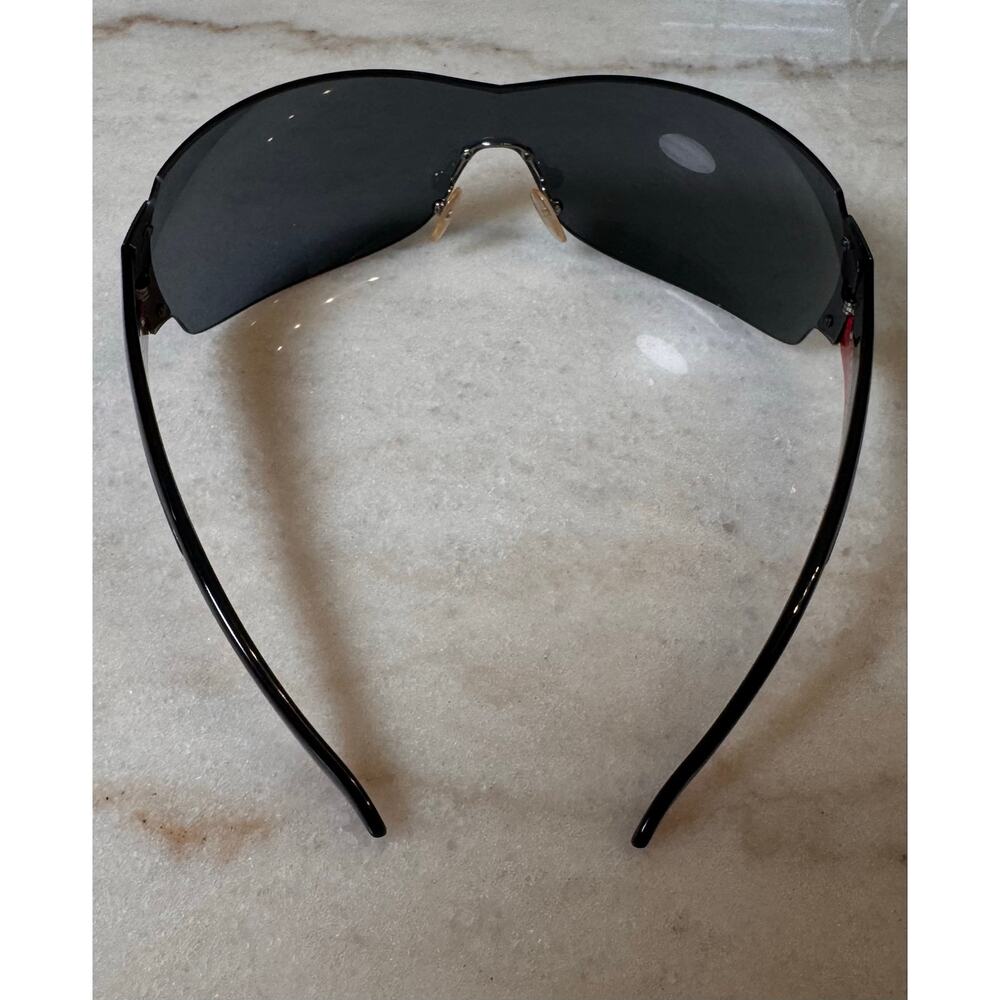 Y2K Vintage Prada SPR 54G Wrap Shield Sunglasses – Black & Red 5AV-1A1 - Picture 4 of 7